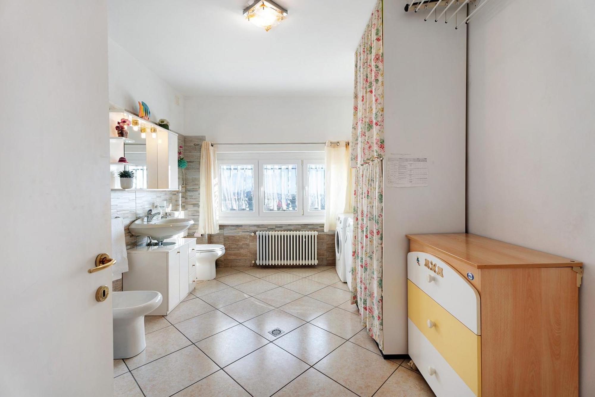 Casa Bella Apartment Intra Luaran gambar