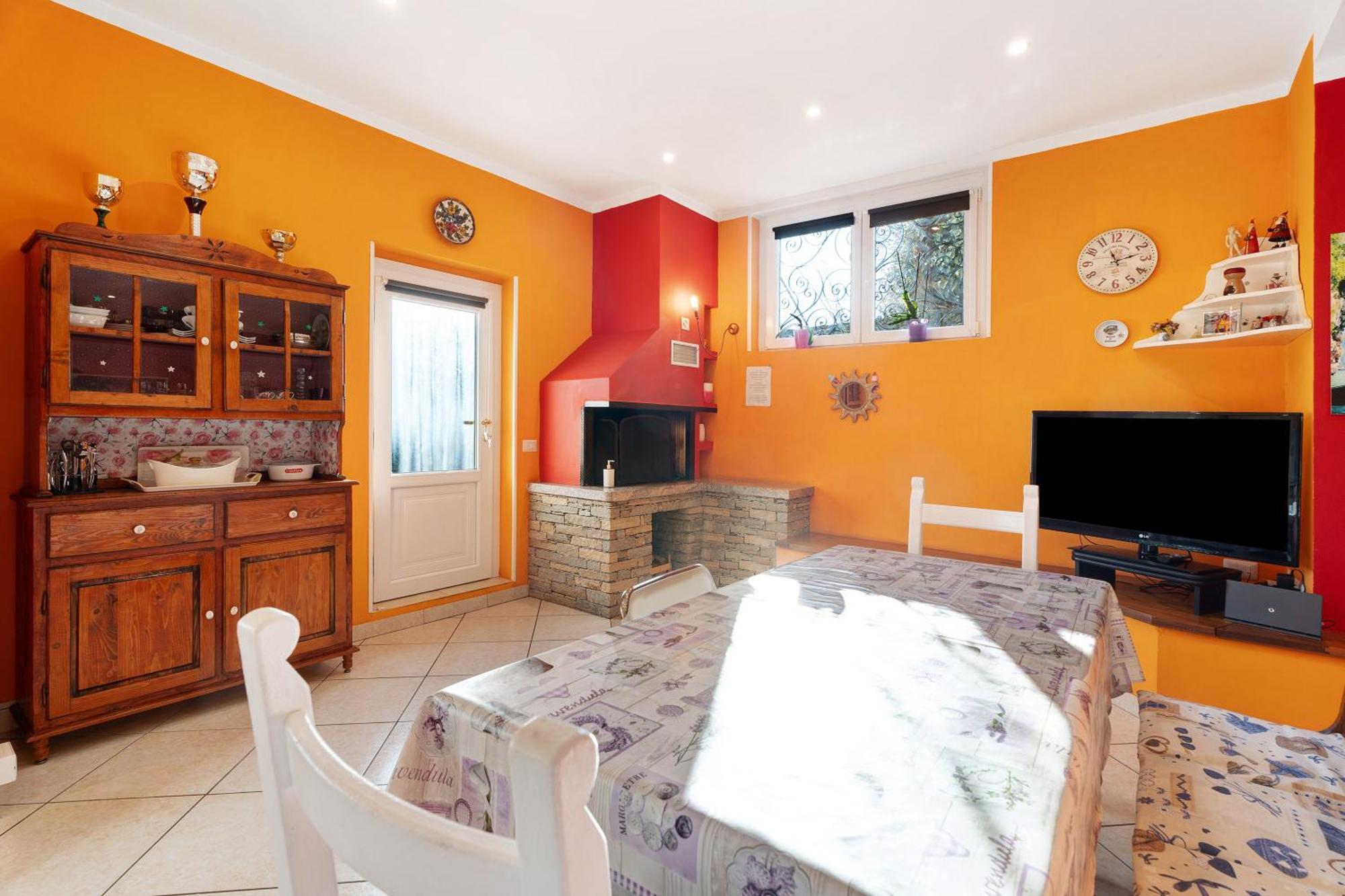 Casa Bella Apartment Intra Luaran gambar