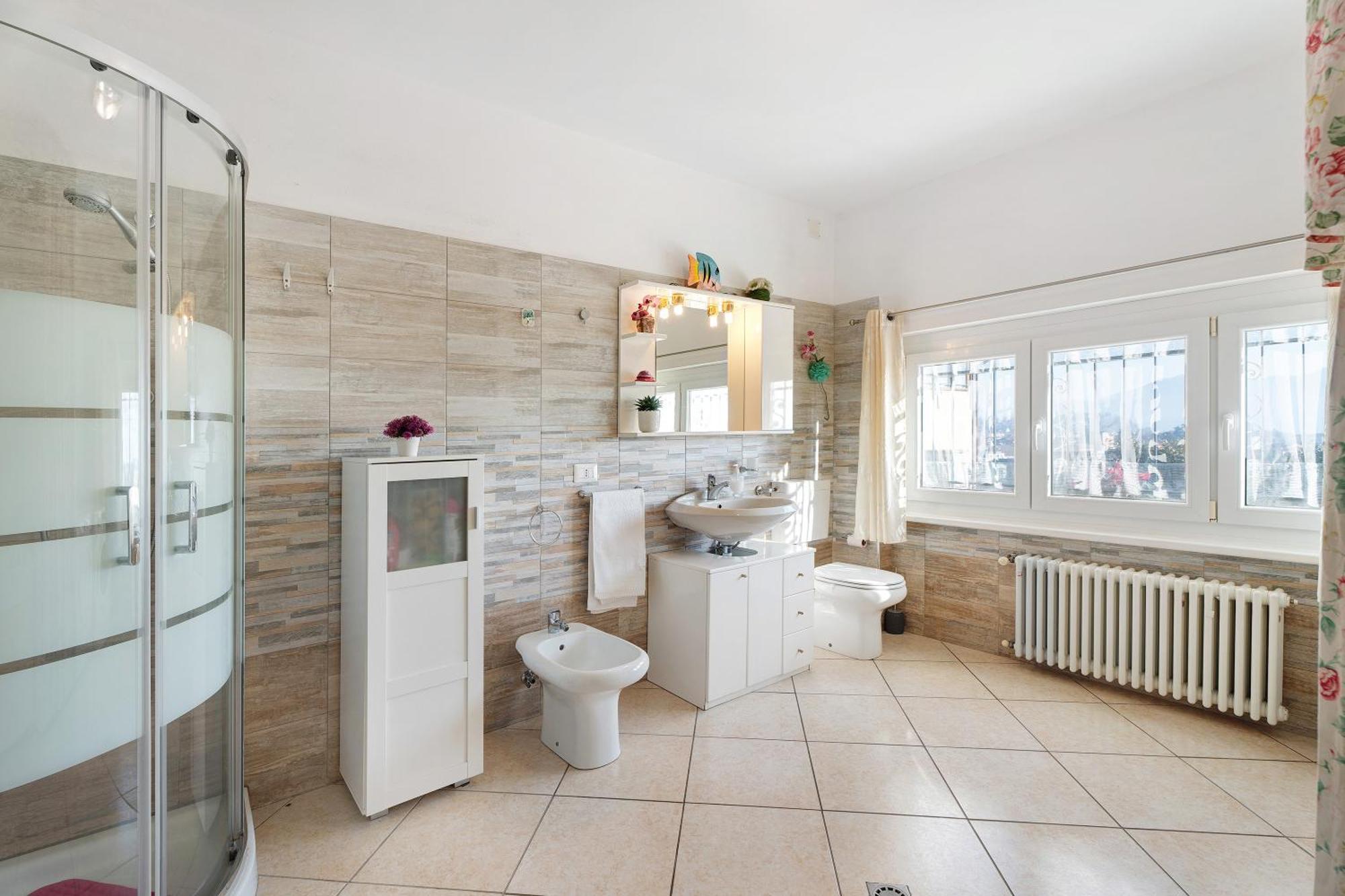 Casa Bella Apartment Intra Luaran gambar