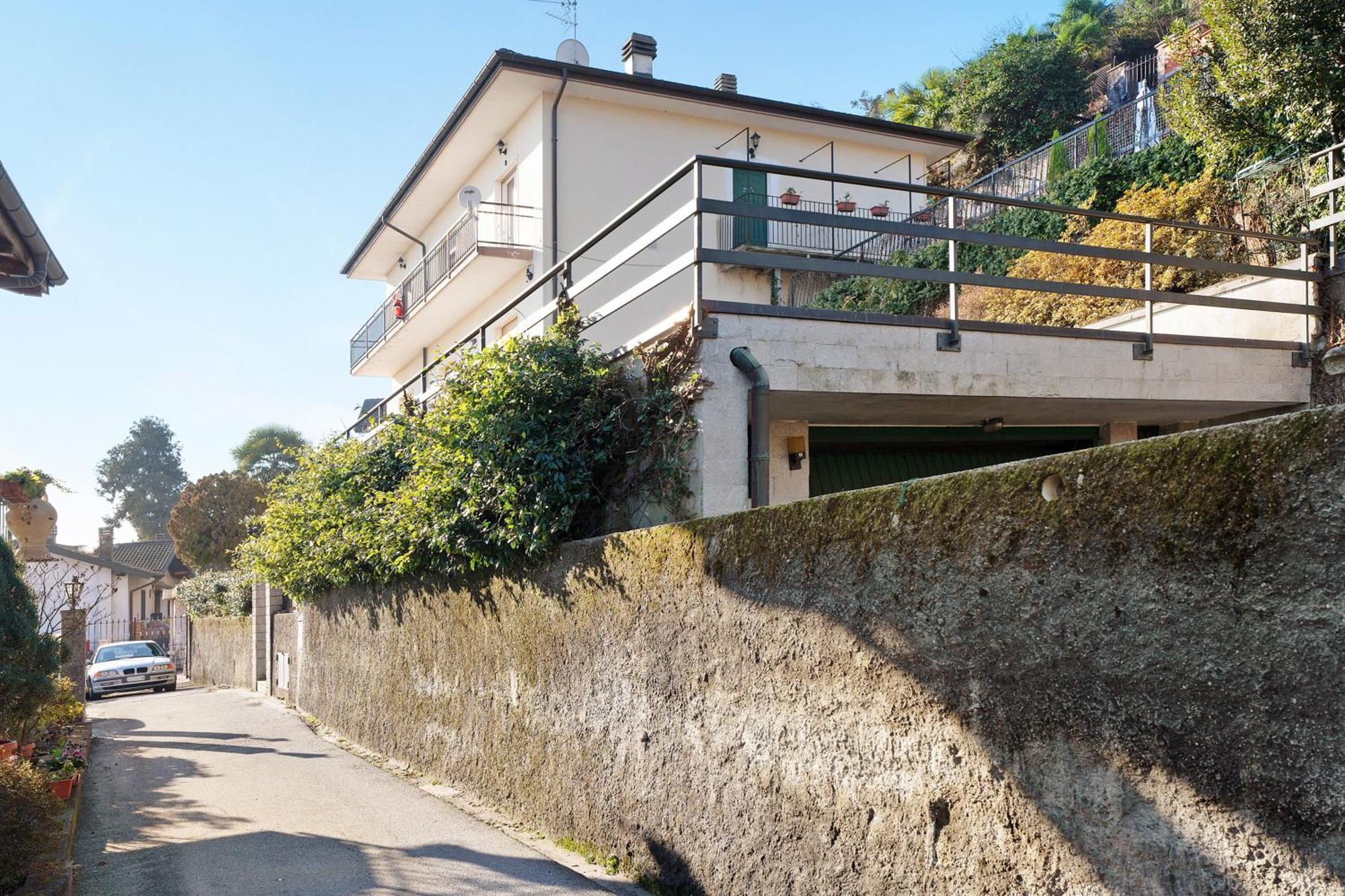Casa Bella Apartment Intra Luaran gambar